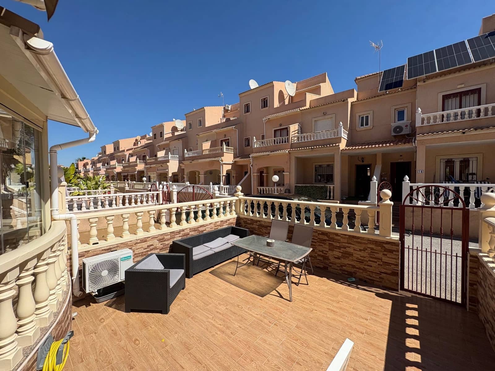 3 camera da letto Villetta Bifamiliare in vendita in Orihuela Costa con piscina - 285.000 € (Rif: 9868159)
