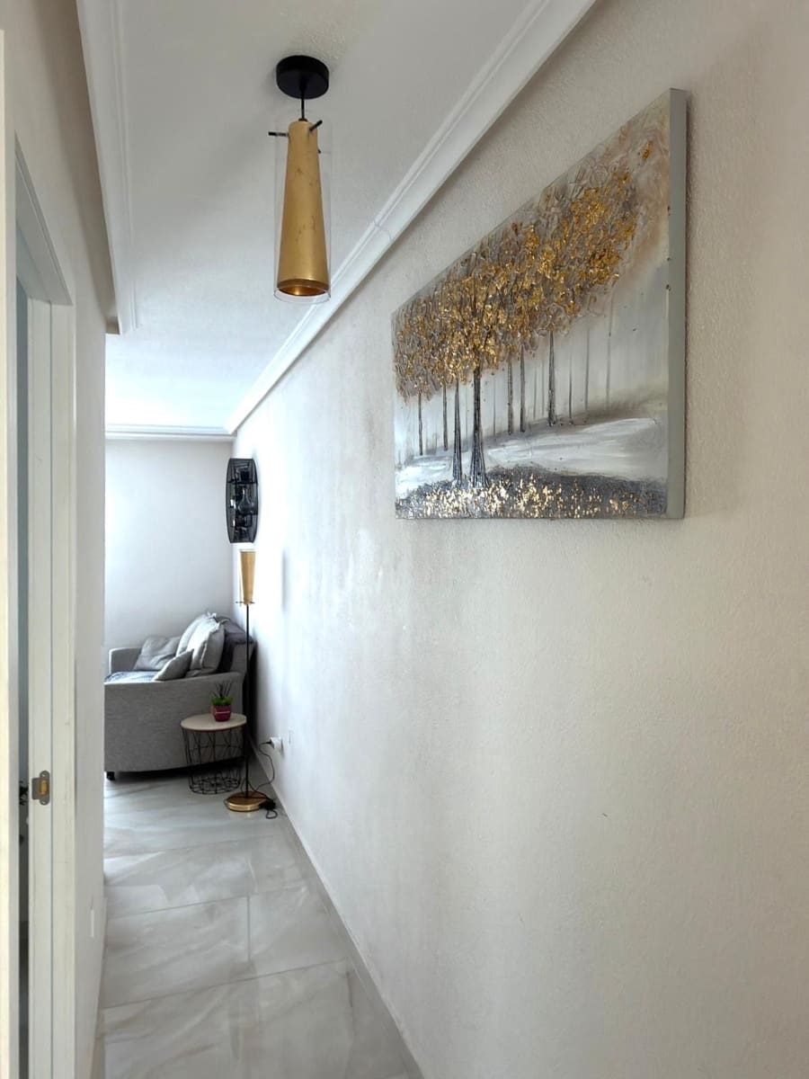 Appartement de 2 chambres à louer à Torrevieja - 950 € (Ref: 9875644)
