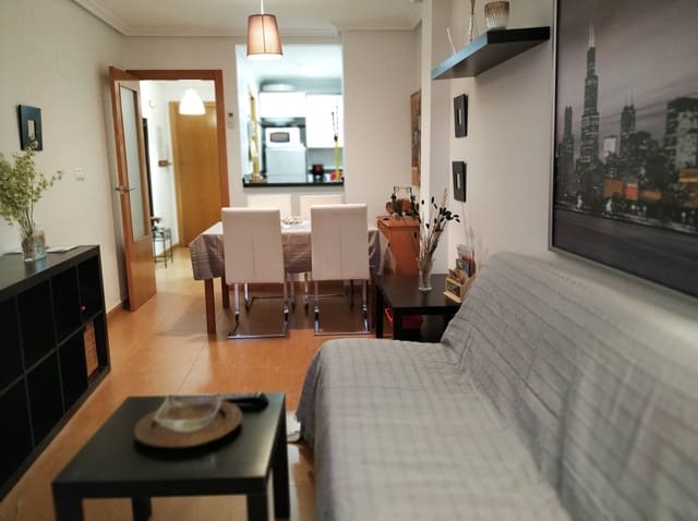 Appartement de 2 chambres à louer à Torrevieja - 850 € (Ref: 9875645)
