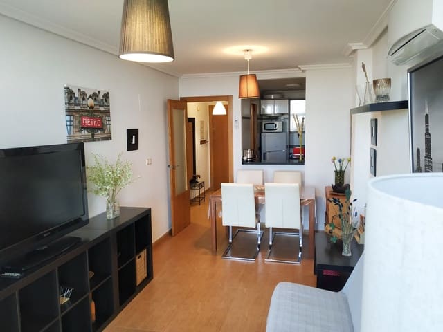Appartement de 2 chambres à louer à Torrevieja - 850 € (Ref: 9875645)