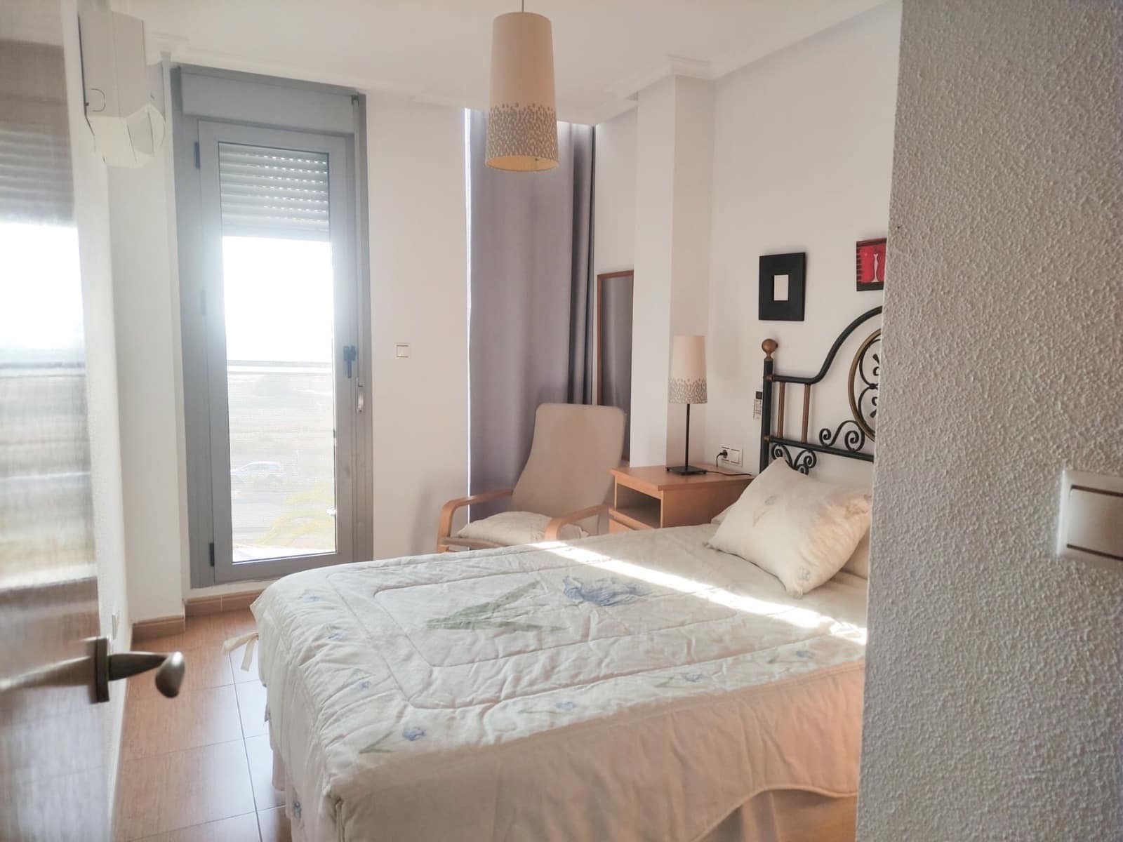 Appartement de 2 chambres à louer à Torrevieja - 850 € (Ref: 9875645)