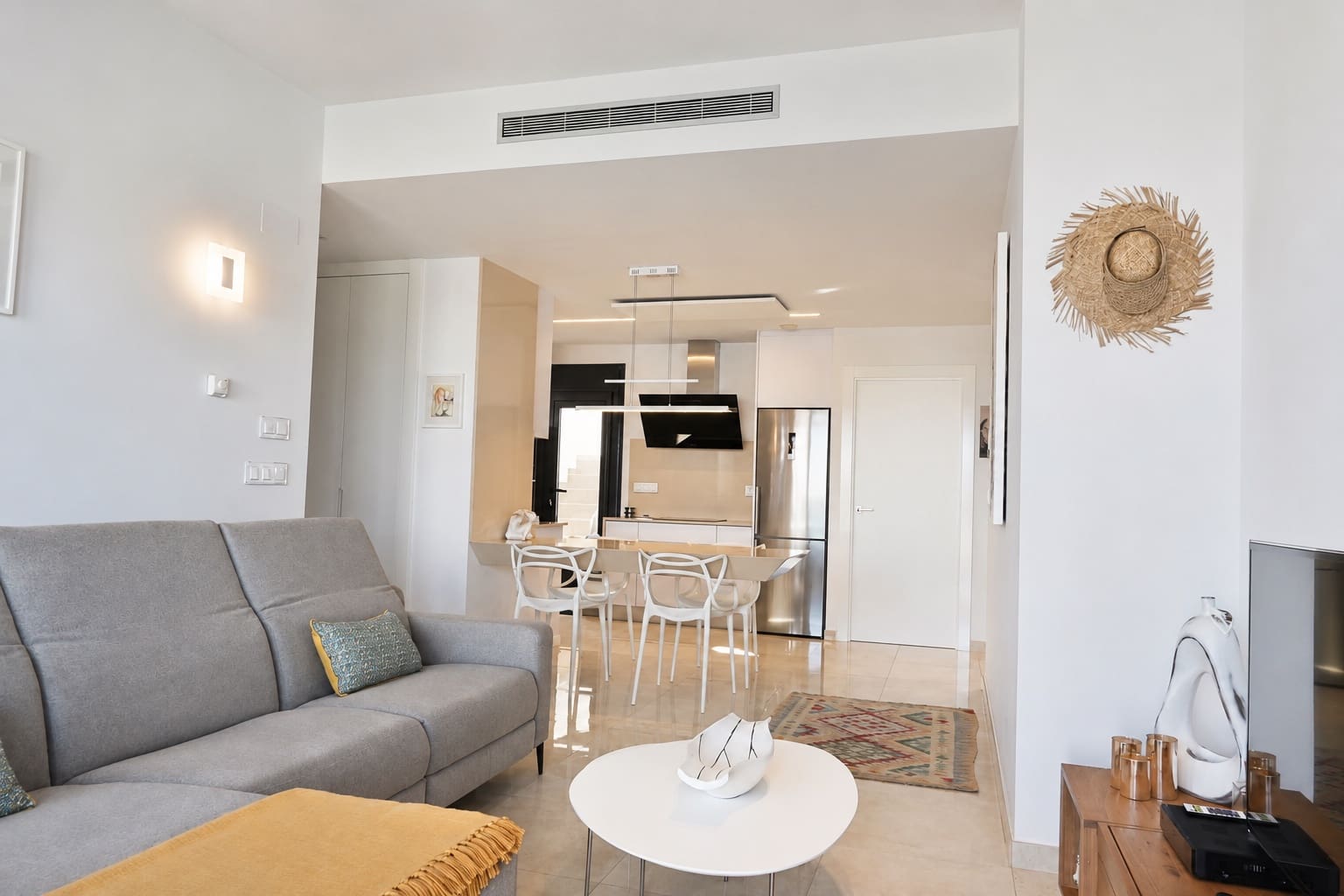 3 soveværelse Villa til salg i San Miguel de Salinas med swimmingpool garage - € 429.000 (Ref: 9877877)