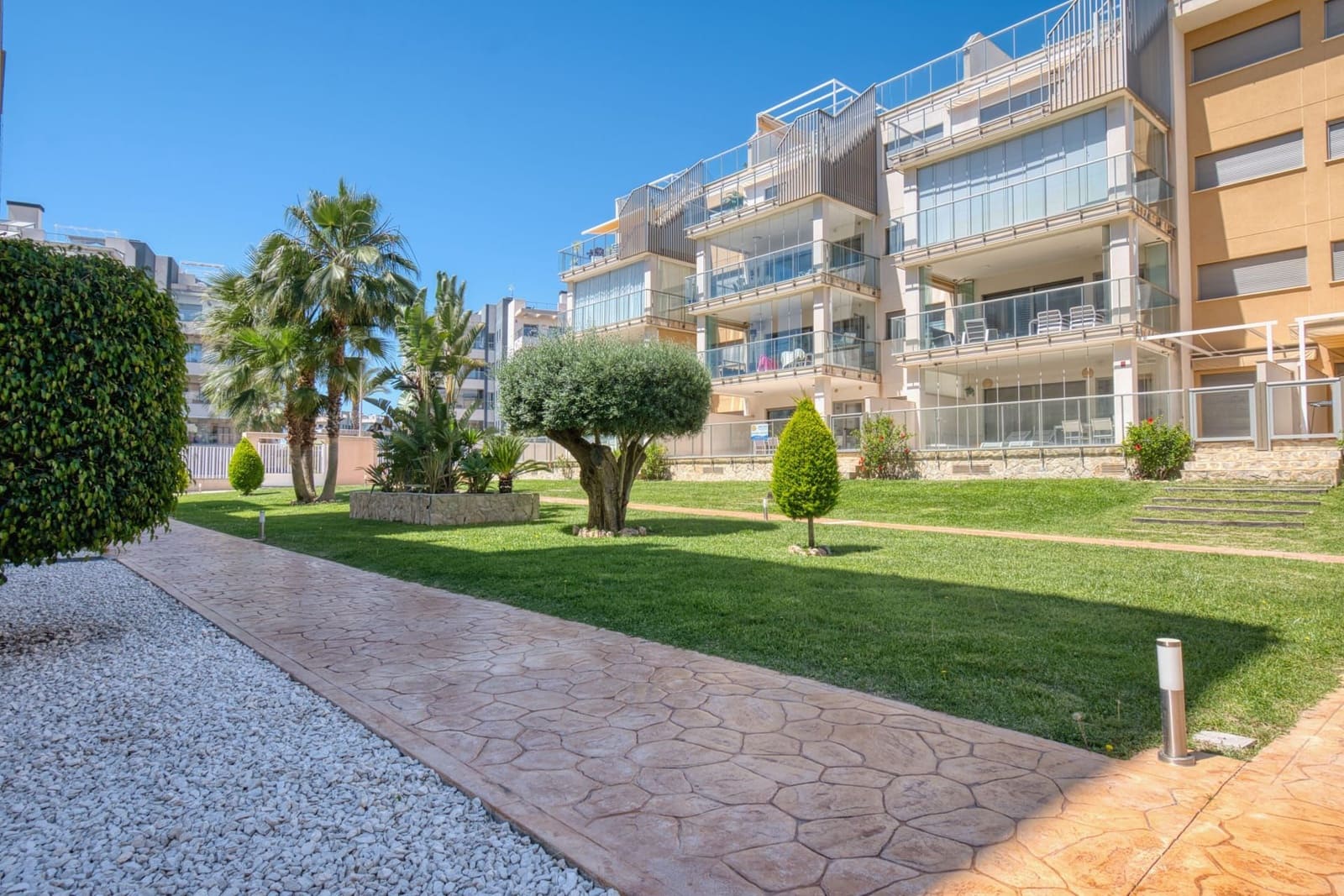 2 bedroom Apartment for sale in Orihuela Costa with pool garage - € 275,000 (Ref: 9877878)