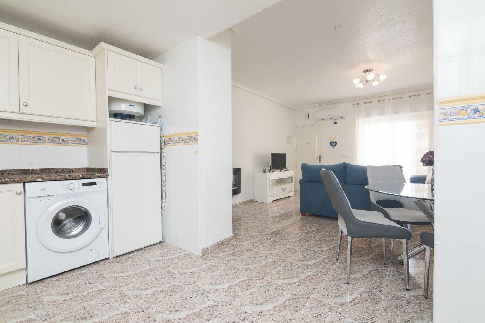 2 soverom Bungalow til leie i La Zenia med svømmebasseng garasje - € 900 (Ref: 9902776)