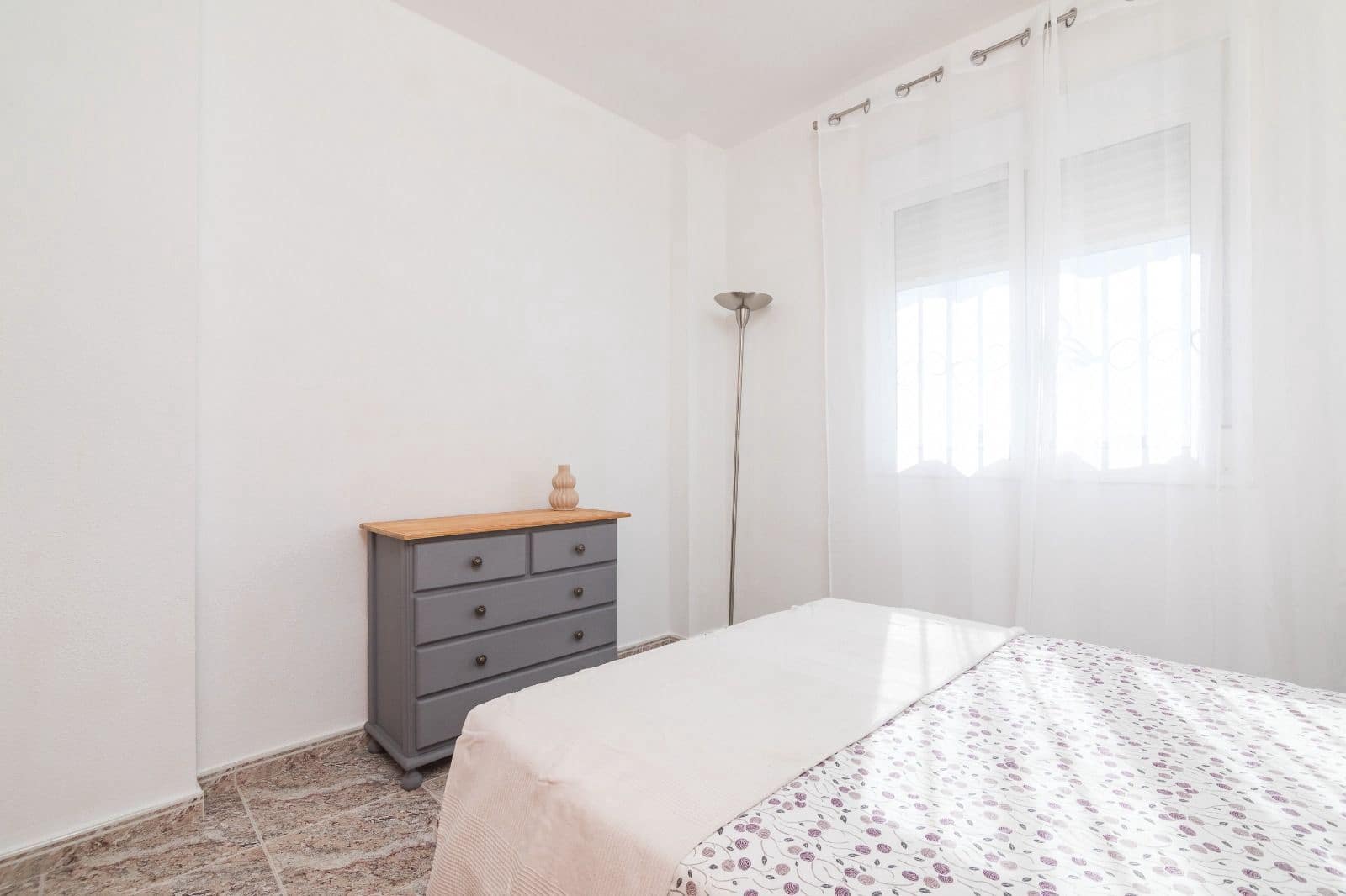 2 soverom Bungalow til leie i La Zenia med svømmebasseng garasje - € 900 (Ref: 9902776)