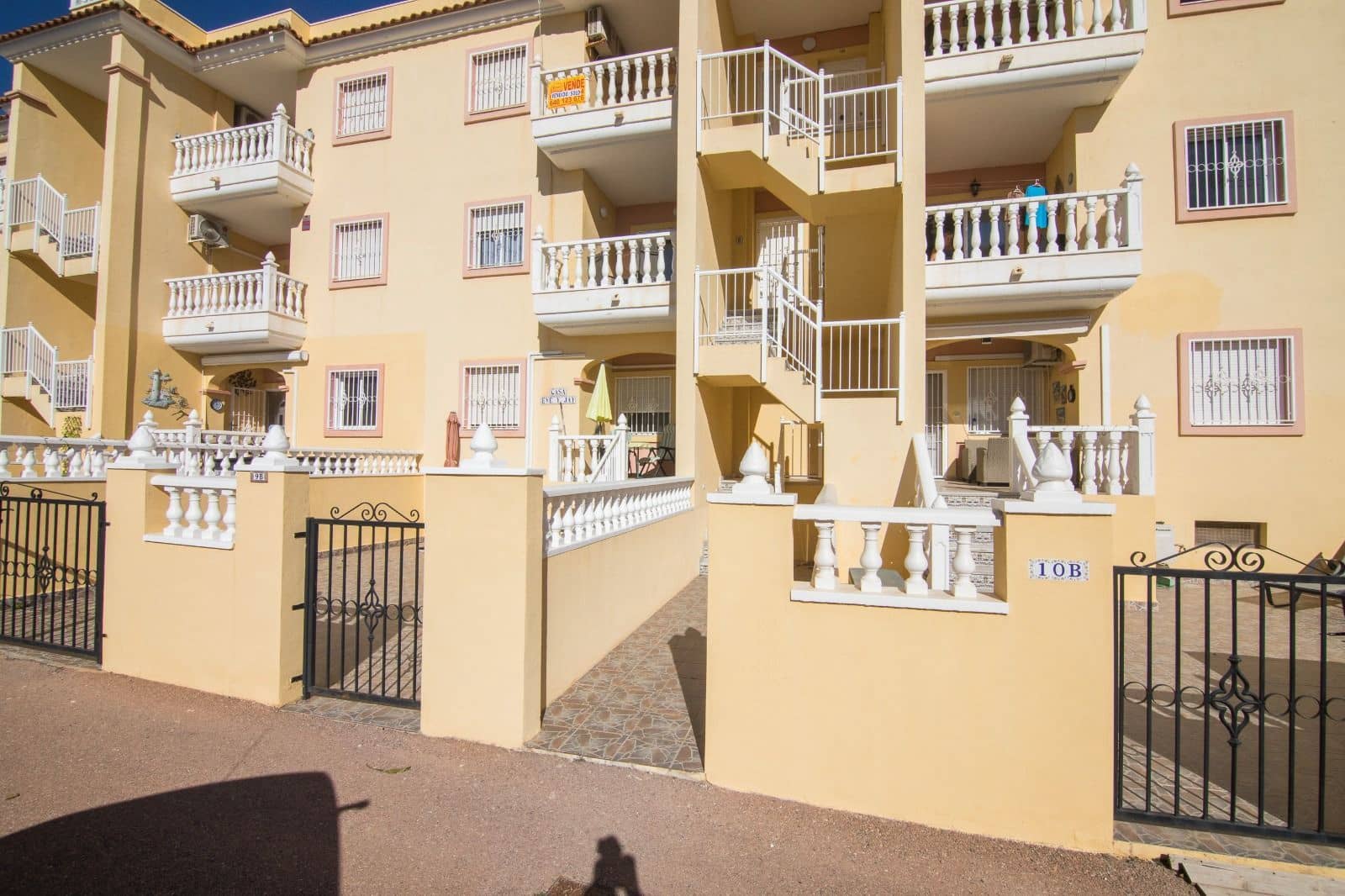2 soverom Bungalow til leie i La Zenia med svømmebasseng garasje - € 900 (Ref: 9902776)
