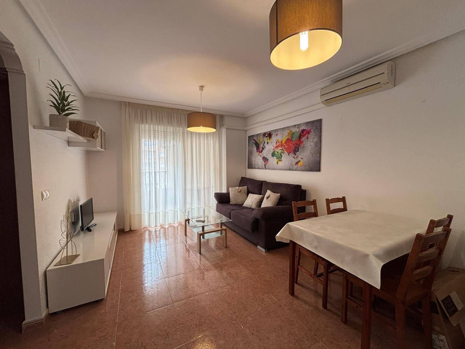 2 soverom Leilighet til leie i Torrevieja - € 800 (Ref: 9902777)
