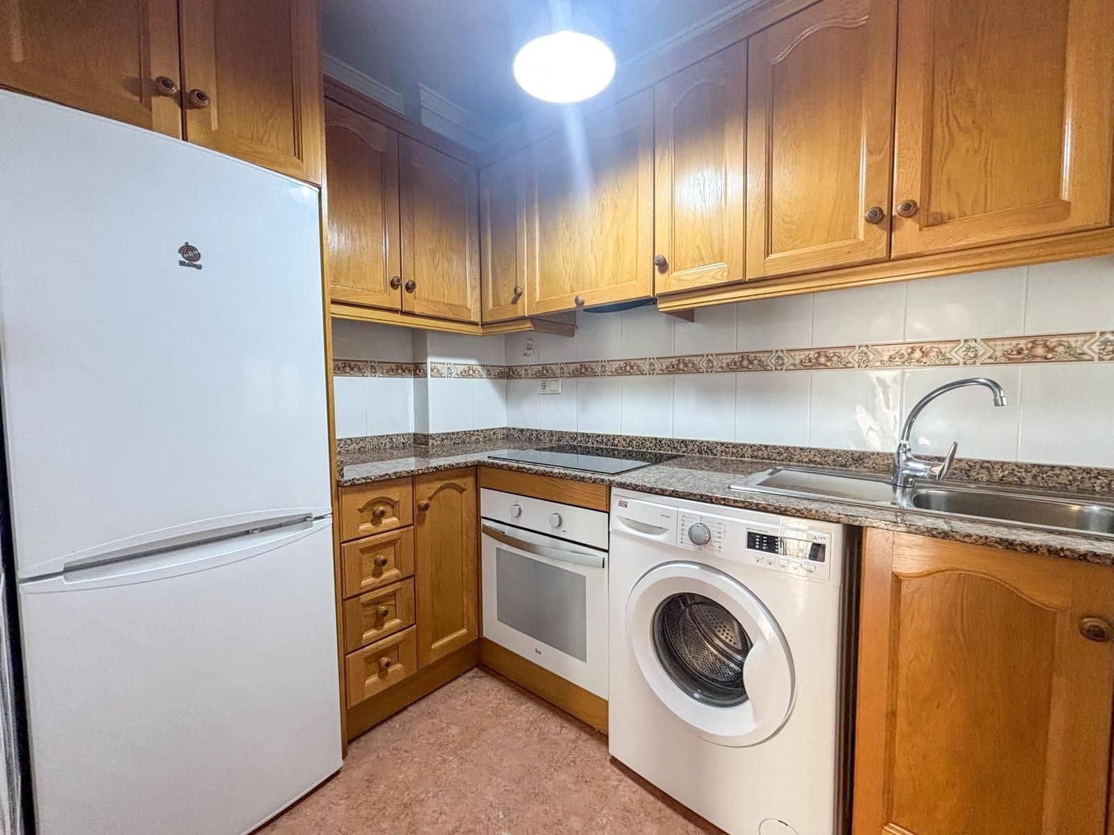 2 soverom Leilighet til leie i Torrevieja - € 800 (Ref: 9902777)