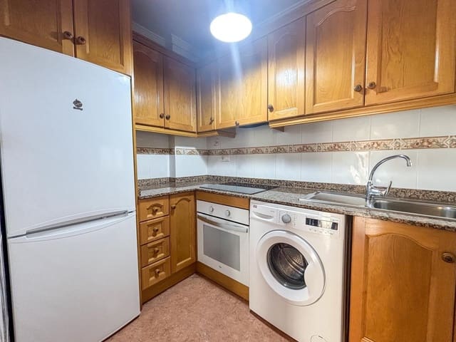 2 soverom Leilighet til leie i Torrevieja - € 800 (Ref: 9902777)