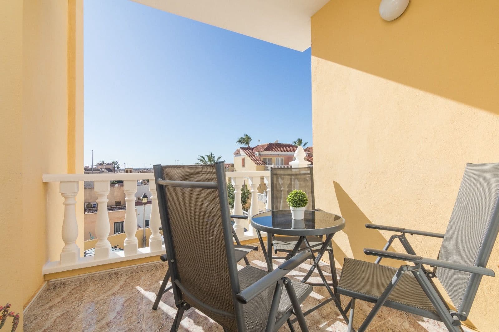 2 soveværelse Lejlighed til leje i La Zenia med swimmingpool garage - € 900 (Ref: 9928702)
