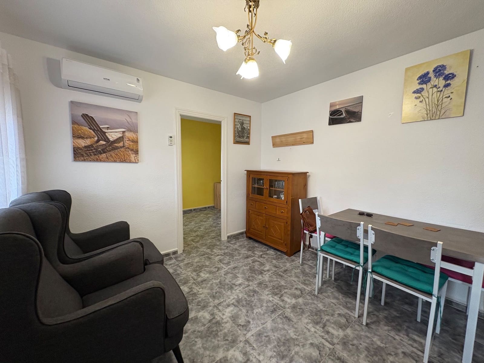 2 bedroom Penthouse for rent in Torrevieja with pool garage - € 950 (Ref: 9931217)