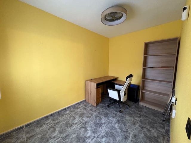 Ático de 2 habitaciones en Torrevieja en alquiler con piscina garaje - 950 € (Ref: 9931217)
