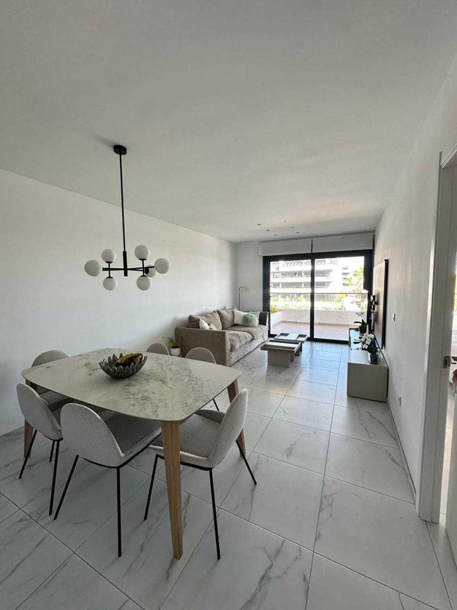 Piso de 3 habitaciones en Torrevieja en alquiler con piscina garaje - 1.800 € (Ref: 9932793)
