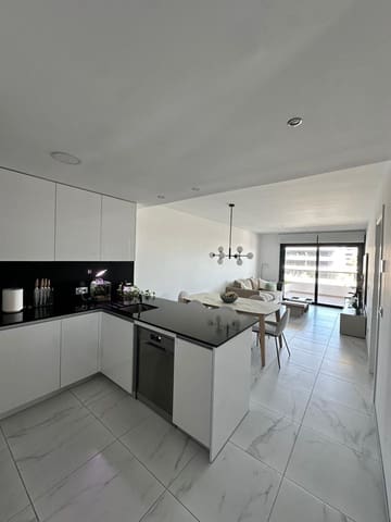 3 bedroom Flat for rent in Torrevieja with pool garage - € 1,800 (Ref: 9932793)