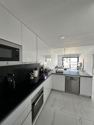 3 bedroom Flat for rent in Torrevieja with pool garage - € 1,800 (Ref: 9932793)