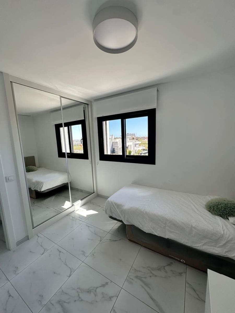Piso de 3 habitaciones en Torrevieja en alquiler con piscina garaje - 1.800 € (Ref: 9932793)