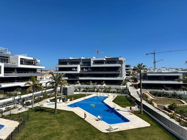 3 bedroom Flat for rent in Torrevieja with pool garage - € 1,800 (Ref: 9932793)