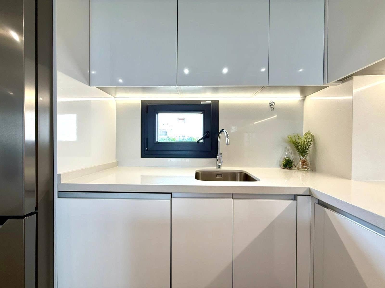 2 slaapkamer Flat te huur in Torrevieja met zwembad garage - € 1.700 (Ref: 9935477)