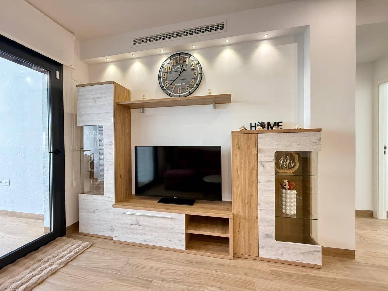 2 slaapkamer Flat te huur in Torrevieja met zwembad garage - € 1.700 (Ref: 9935477)