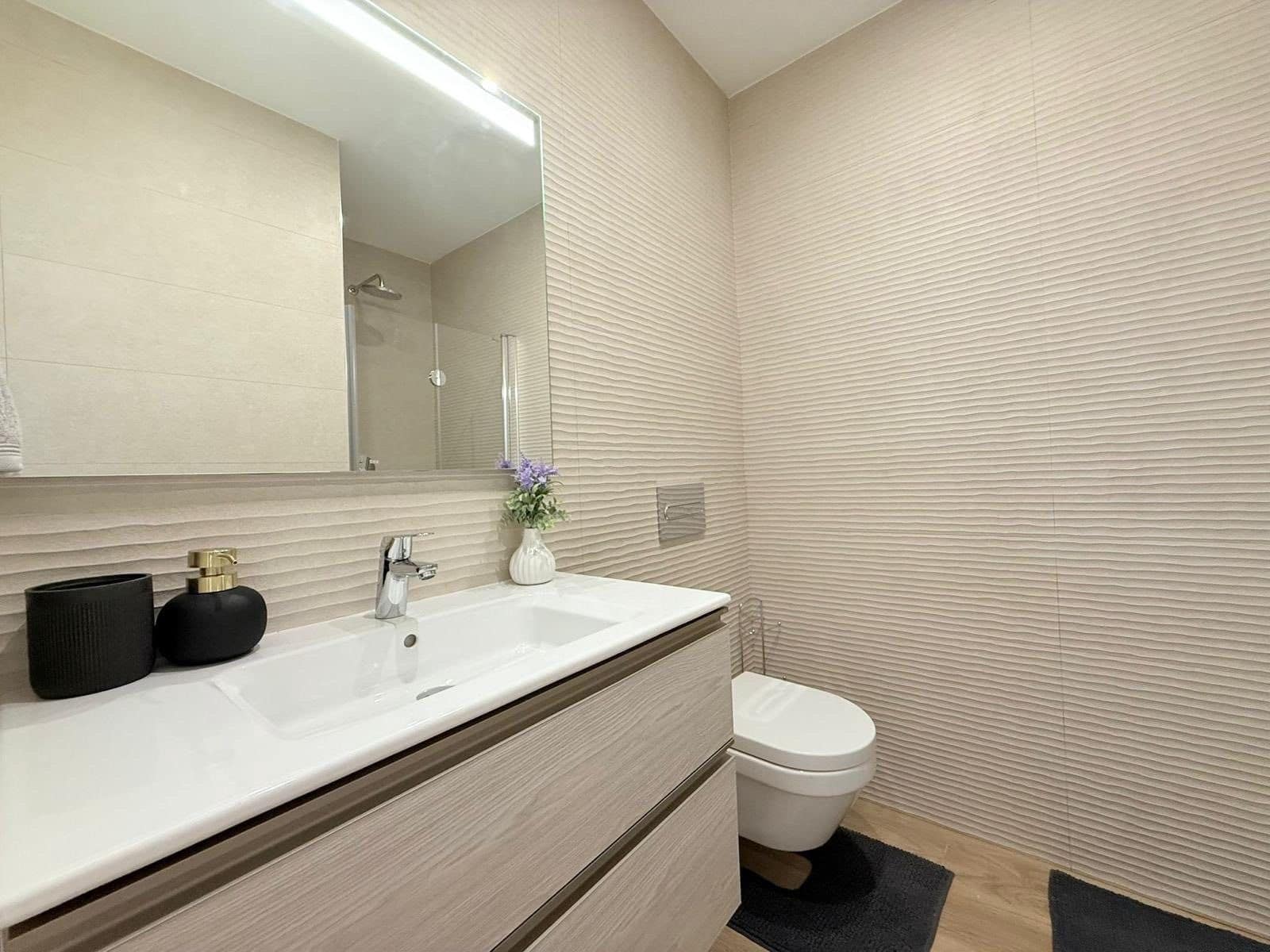 2 slaapkamer Flat te huur in Torrevieja met zwembad garage - € 1.700 (Ref: 9935477)