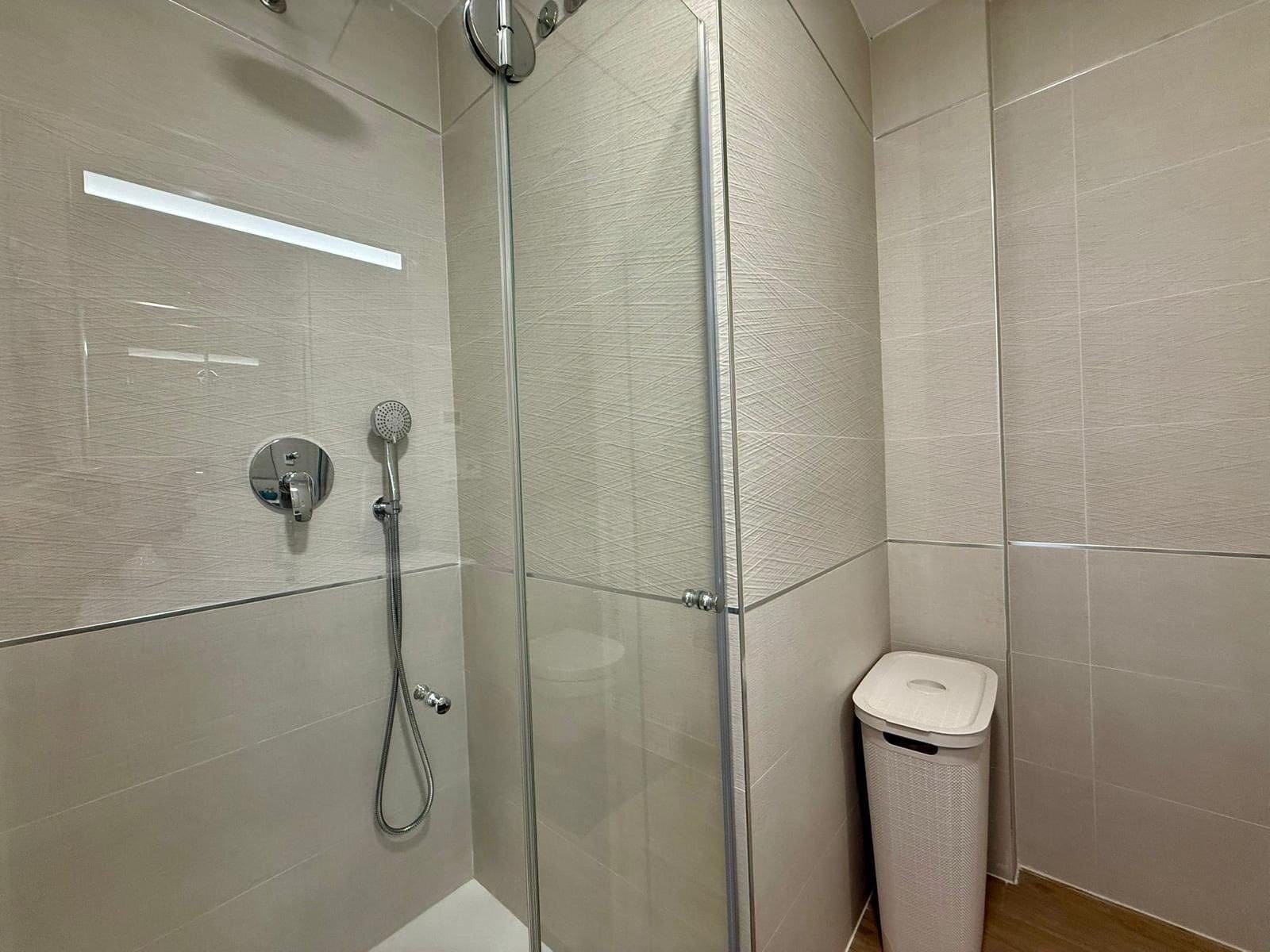 2 slaapkamer Flat te huur in Torrevieja met zwembad garage - € 1.700 (Ref: 9935477)