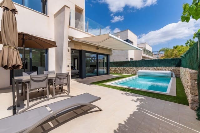 3 soverom Villa til salgs i Torre de la Horadada, Pilar de la Horadada med svømmebasseng - € 598 000 (Ref: 9935478)
