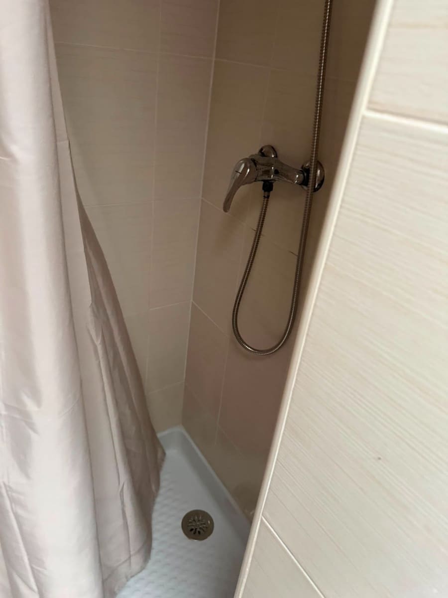 3 bedroom Flat for rent in Torrevieja - € 950 (Ref: 9945075)