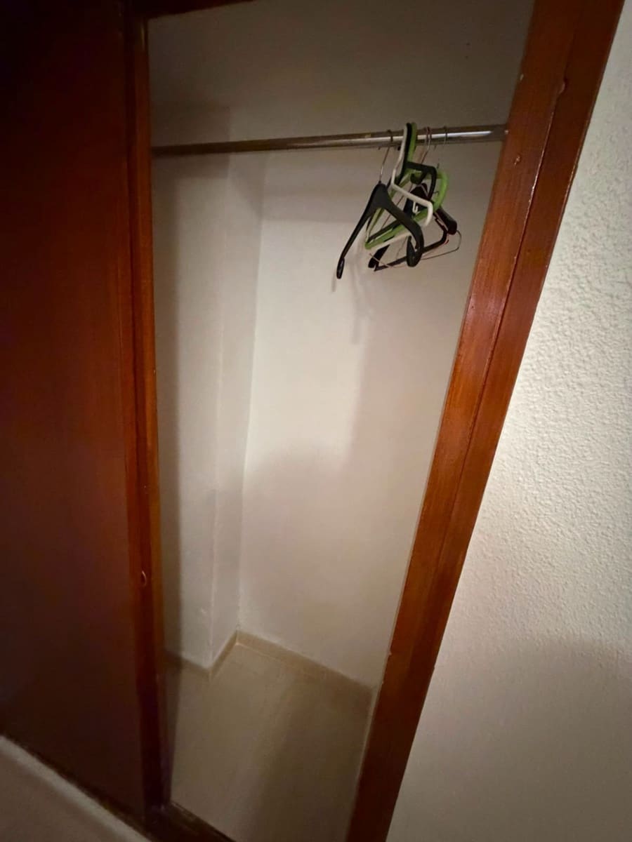 3 bedroom Flat for rent in Torrevieja - € 950 (Ref: 9945075)