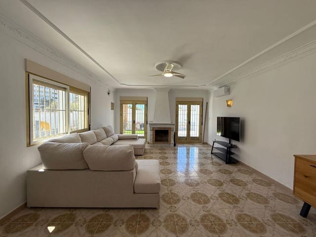 4 sypialnia Willa do wynajęcia w La Zenia, Orihuela z basenem garażem - 2 500 € (Ref: 9953678)