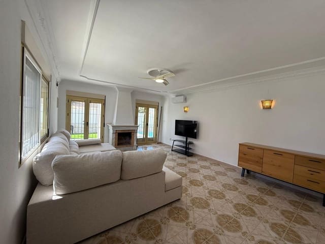 4 sypialnia Willa do wynajęcia w La Zenia, Orihuela z basenem garażem - 2 500 € (Ref: 9953678)
