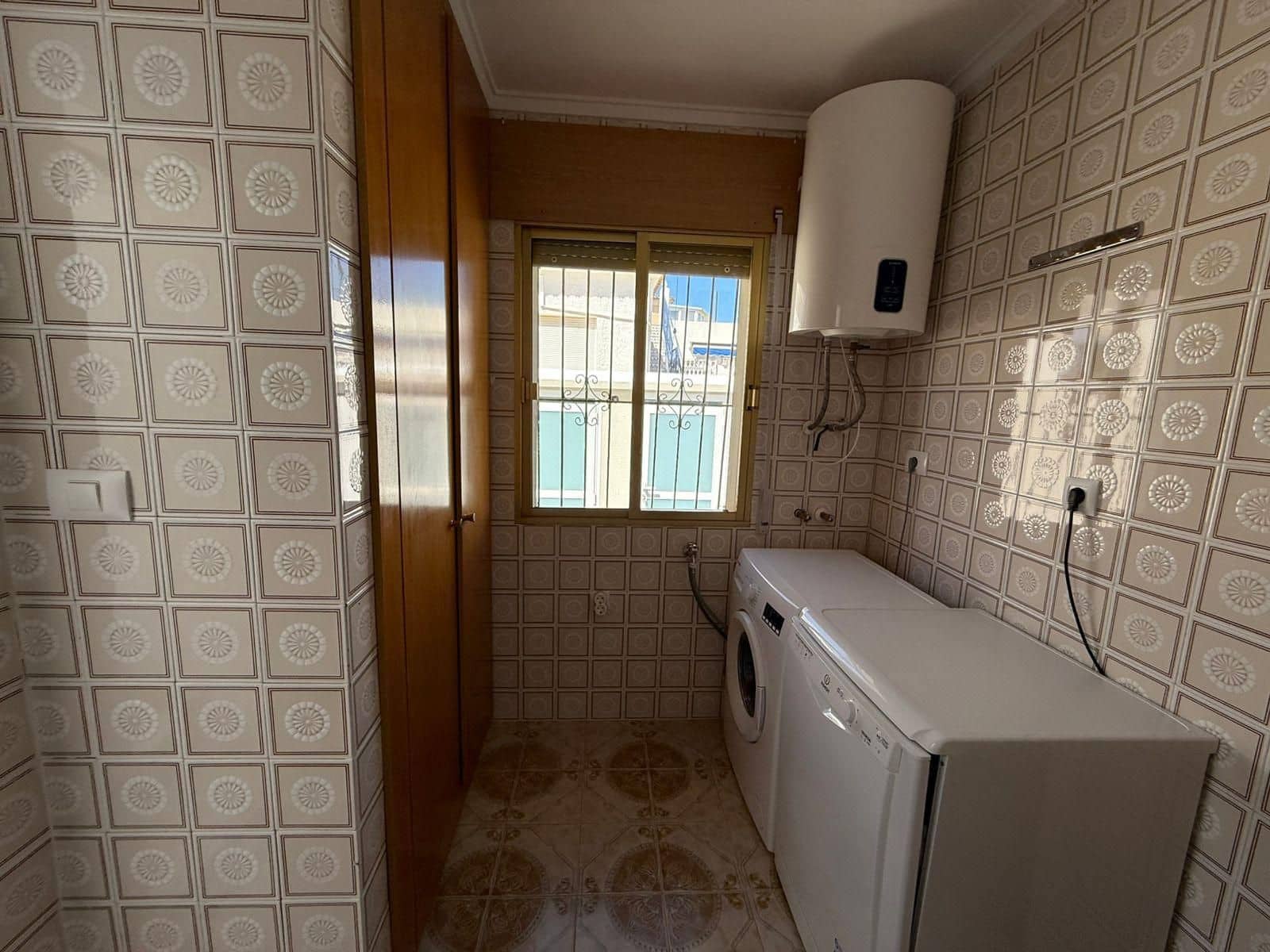 4 sypialnia Willa do wynajęcia w La Zenia z basenem garażem - 2 500 € (Ref: 9953678)