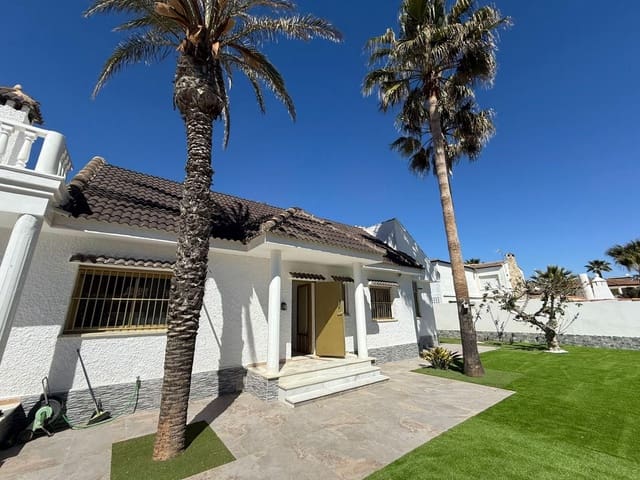4 sypialnia Willa do wynajęcia w La Zenia, Orihuela z basenem garażem - 2 500 € (Ref: 9953678)