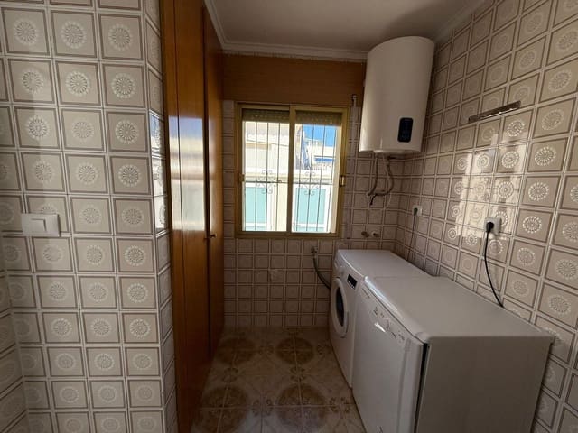4 sypialnia Willa do wynajęcia w La Zenia, Orihuela z basenem garażem - 2 500 € (Ref: 9953678)