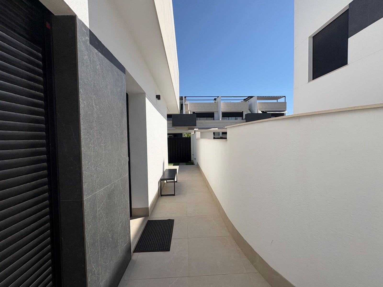 2 quarto Bungalow para arrendar em Pilar de la Horadada com piscina garagem - 1 500 € (Ref: 9953680)
