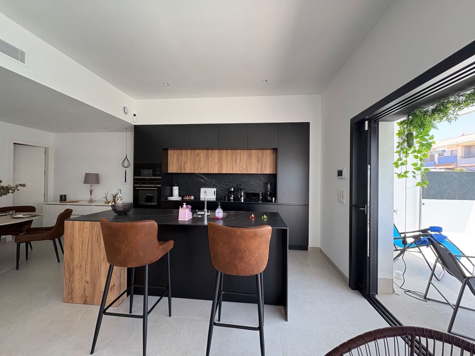 2 quarto Bungalow para arrendar em Pilar de la Horadada com piscina garagem - 1 500 € (Ref: 9953680)