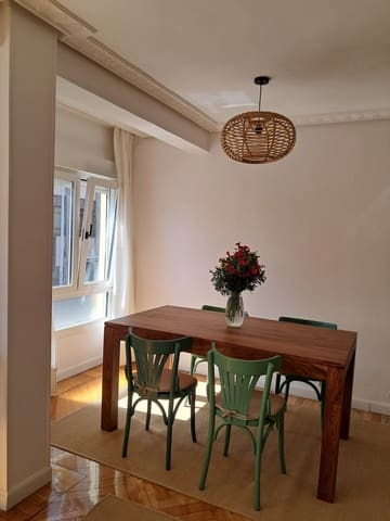 2 soverom Leilighet til leie i Santander - € 900 (Ref: 9972829)