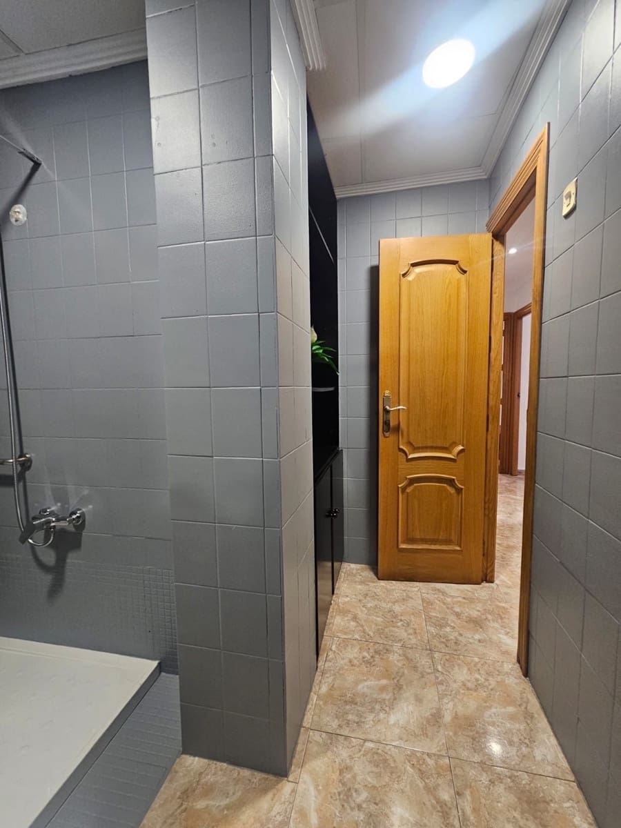 3 soveværelse Lejlighed til leje i Torrevieja - € 900 (Ref: 9974634)