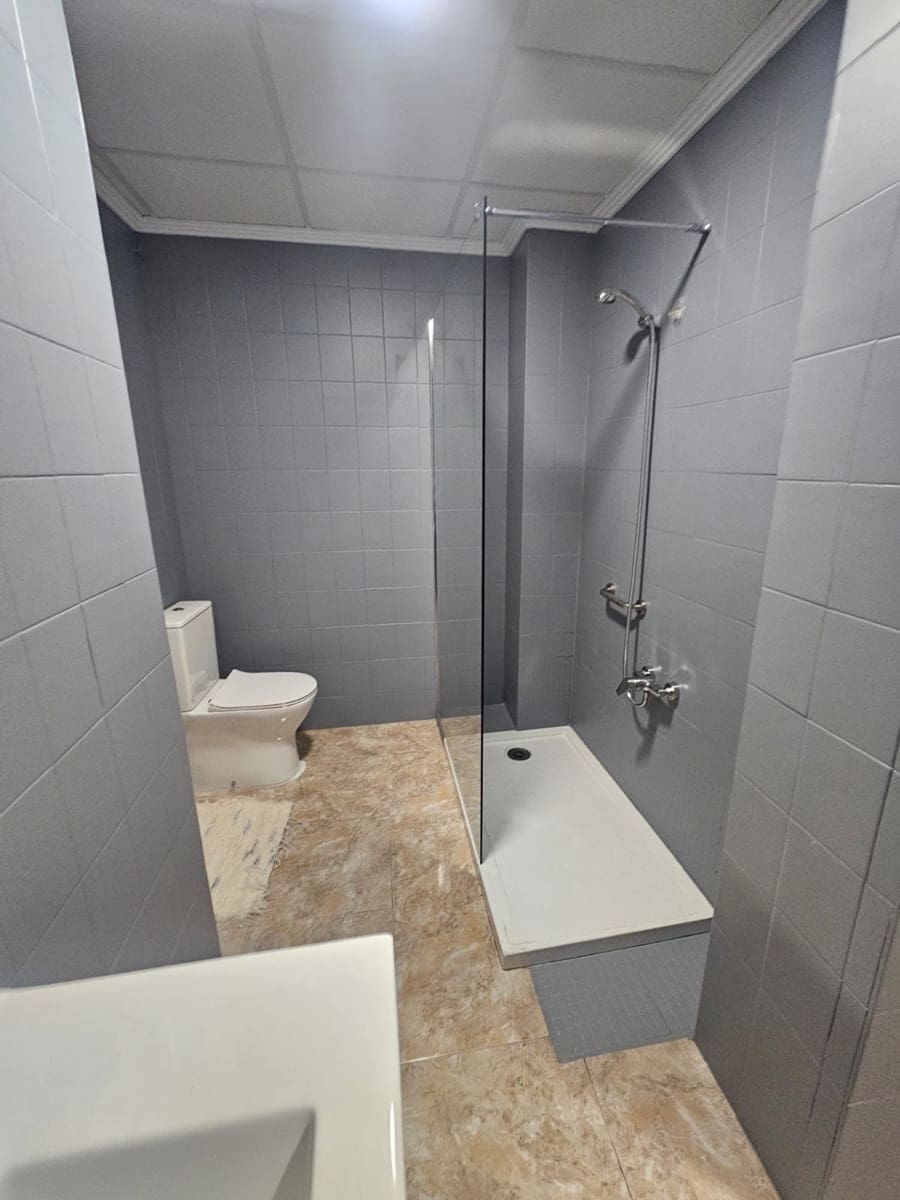 3 soveværelse Lejlighed til leje i Torrevieja - € 900 (Ref: 9974634)
