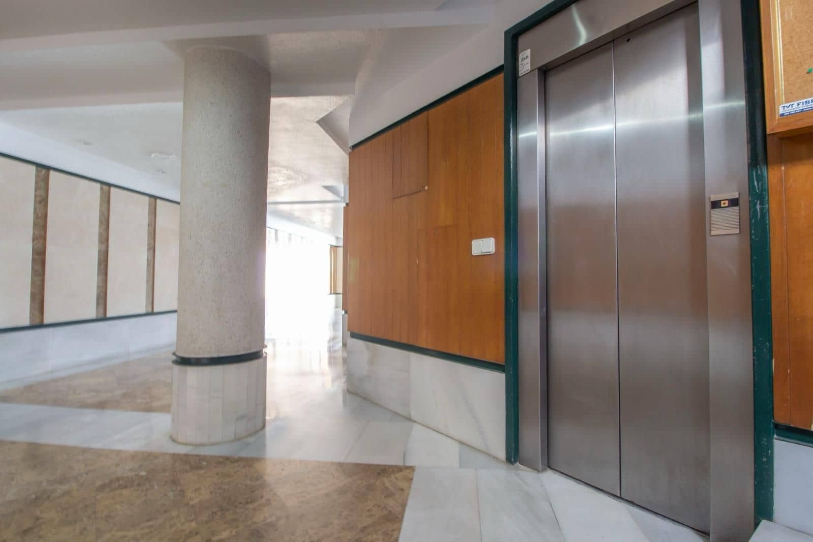 4 quarto Apartamento para arrendar em Torrevieja - 1 350 € (Ref: 9984325)