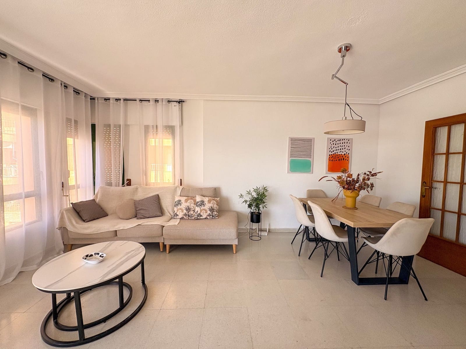 4 quarto Apartamento para arrendar em Torrevieja - 1 350 € (Ref: 9984325)