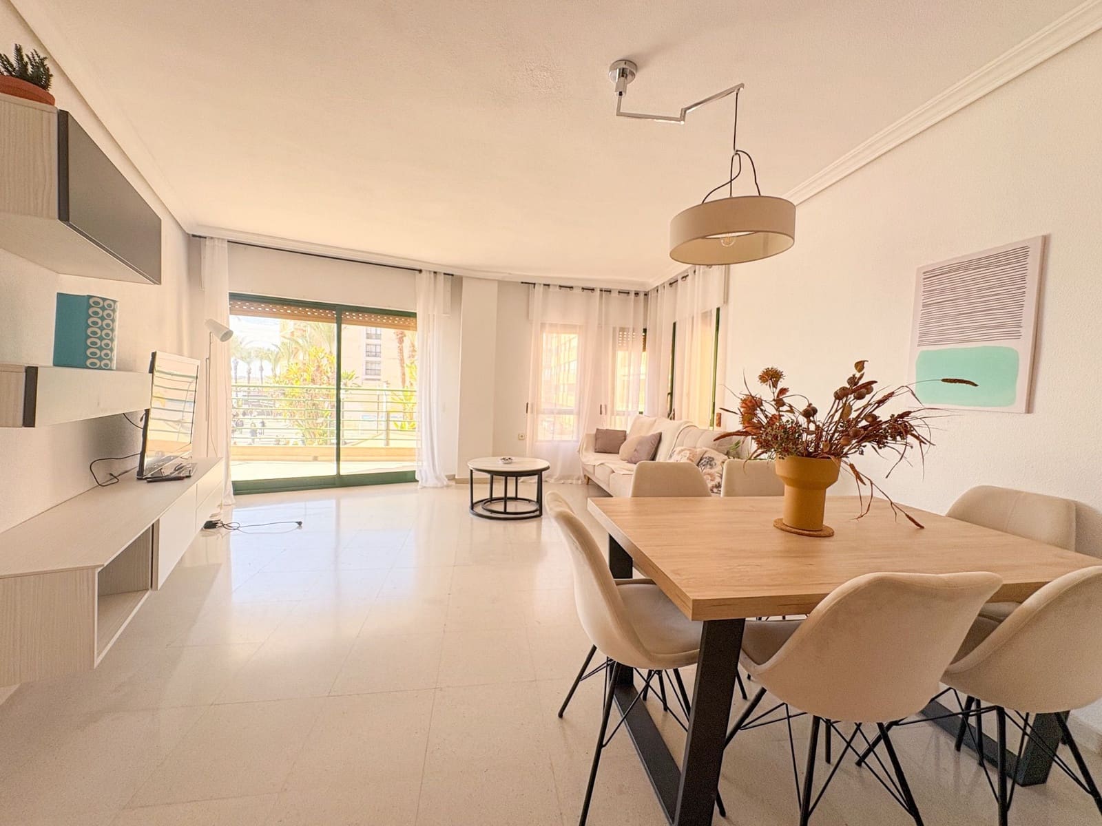 4 quarto Apartamento para arrendar em Torrevieja - 1 350 € (Ref: 9984325)
