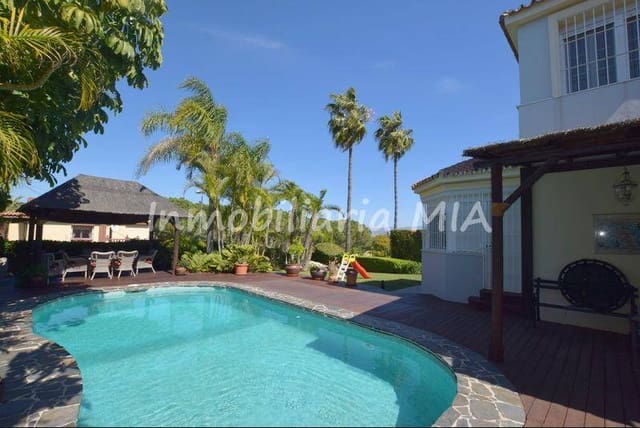 5 soverom Villa til salgs i Alhaurín de la Torre med svømmebasseng garasje - € 1 250 000 (Ref: 9956403)
