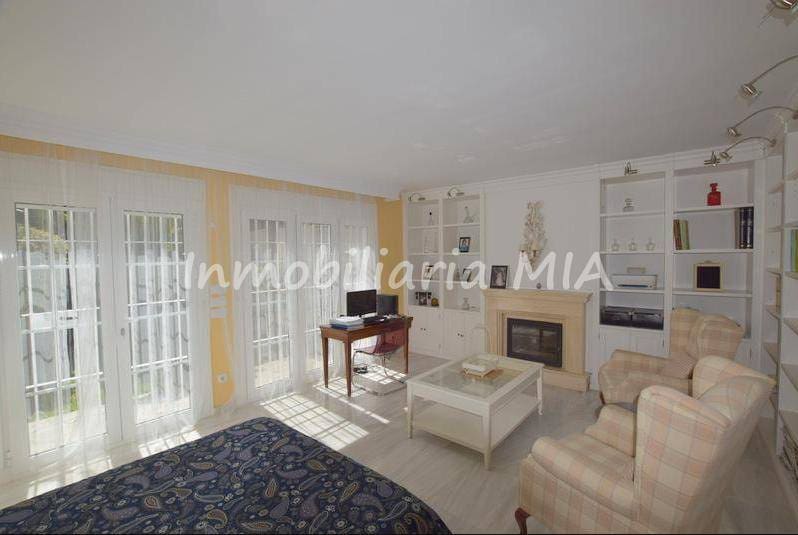 5 soverom Villa til salgs i Alhaurin de la Torre med svømmebasseng garasje - € 1 250 000 (Ref: 9956403)
