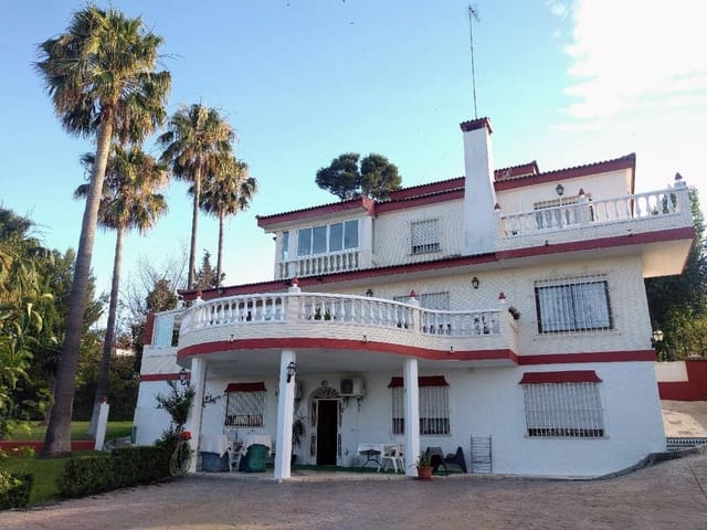 11 sypialnia Willa na sprzedaż w Aeropuerto Base Aerea, Miasto Málaga z basenem - 1 250 000 € (Ref: 9956417)