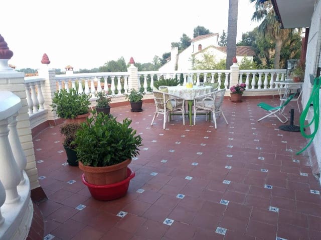 11 sypialnia Willa na sprzedaż w Aeropuerto Base Aerea, Miasto Málaga z basenem - 1 250 000 € (Ref: 9956417)