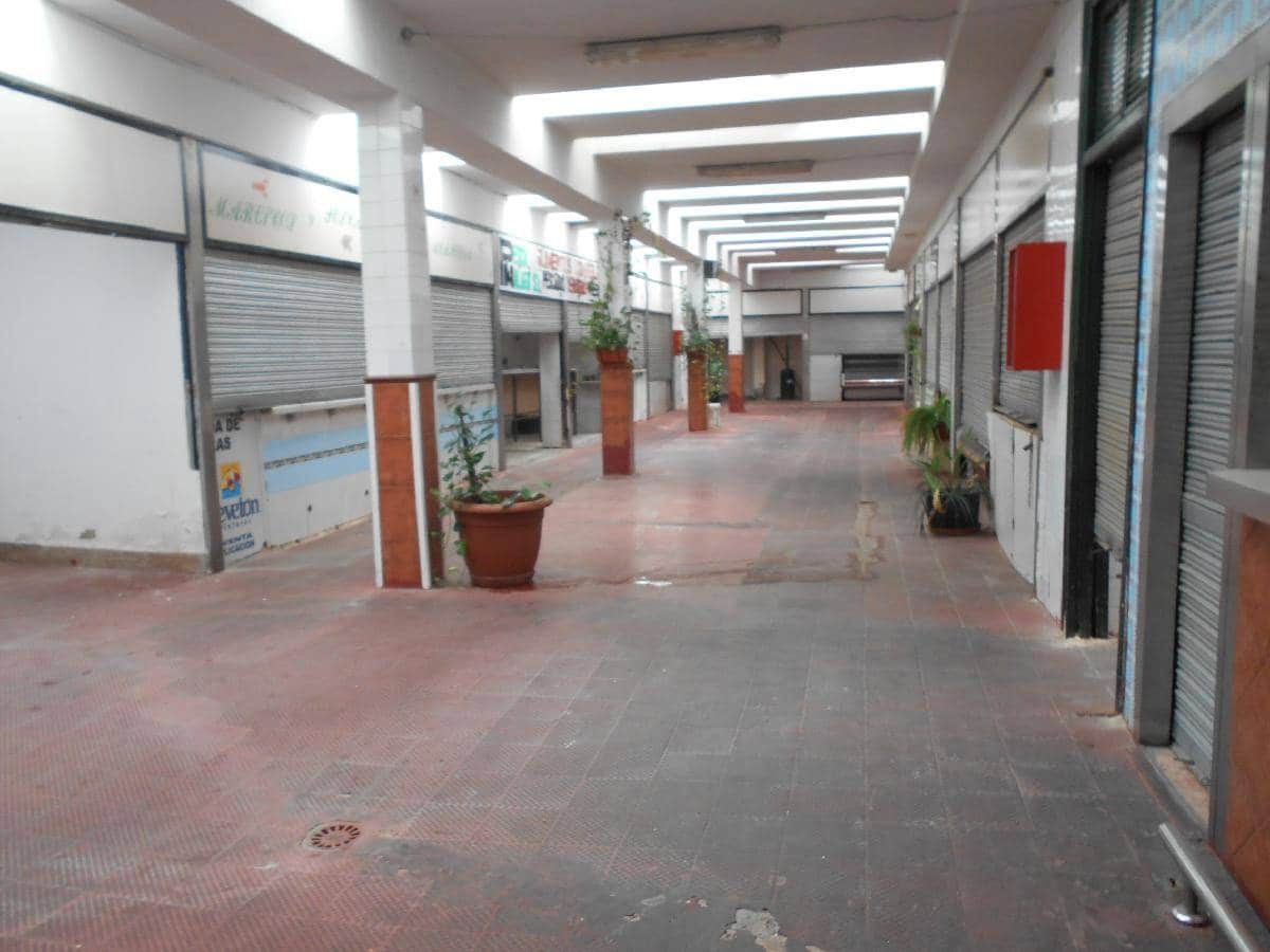 Kommersiell till salu i Malaga stad - 450 000 € (Ref: 9956420)
