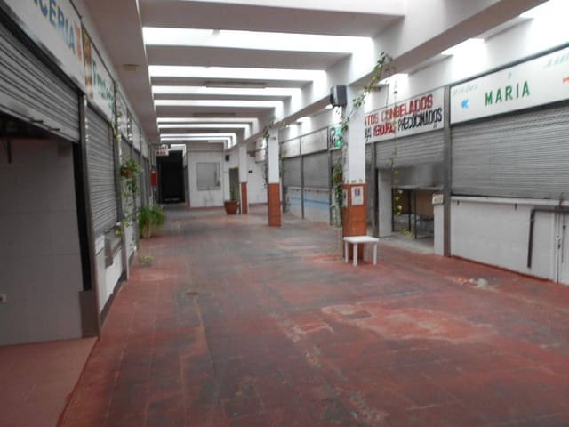 Commerciale in vendita in Ind Siemens, Malaga città - 450.000 € (Rif: 9956420)