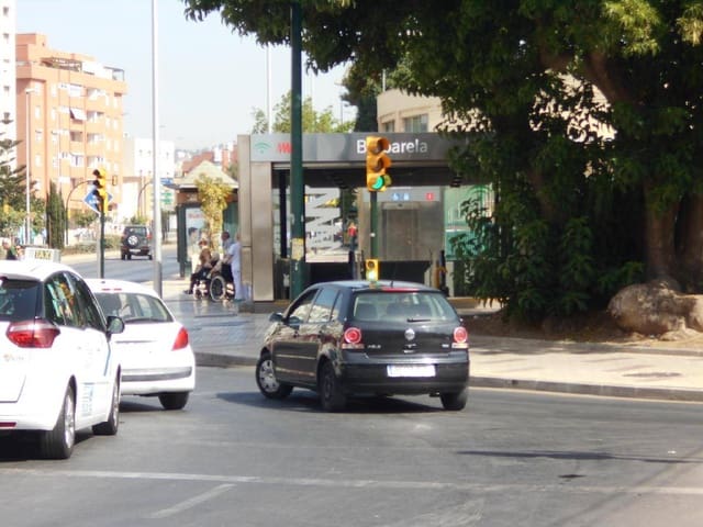 Commerciale in vendita in Ind Siemens, Malaga città - 450.000 € (Rif: 9956420)