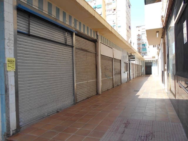 Commerciale in vendita in Ind Siemens, Malaga città - 450.000 € (Rif: 9956420)
