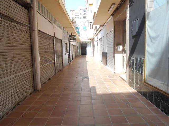 Commerciale in vendita in Ind Siemens, Malaga città - 450.000 € (Rif: 9956420)